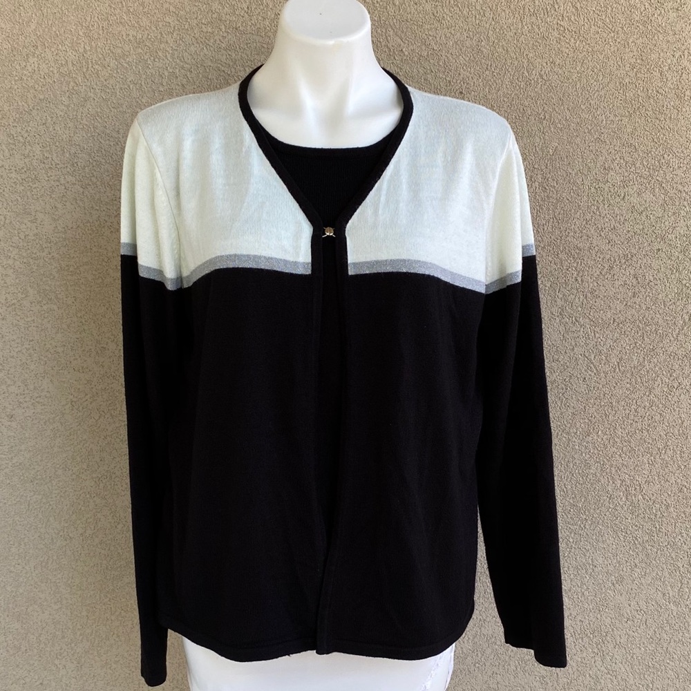 Classic Two Tone Clasp Detail Two Was Cardigan